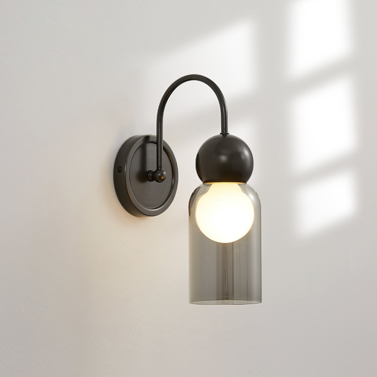 Bakrena stenska lampa za spavaću sobu sa staklenim sjenilom, minimalistički luksuz
