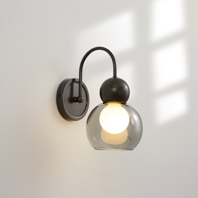 Bakrena stenska lampa za spavaću sobu sa staklenim sjenilom, minimalistički luksuz