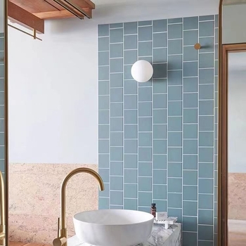 Sferna staklena zidna lampa – minimalistički dizajnerski stil, pogodna za dnevni boravak, spavaću sobu i kupaonicu