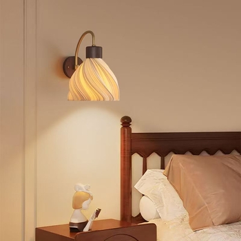 Zidna lampa za spavaću sobu, vintage stil s francuskom inspiracijom
