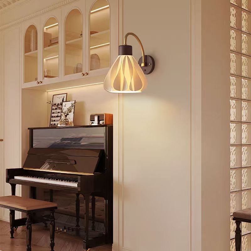 Zidna lampa za spavaću sobu, vintage stil s francuskom inspiracijom