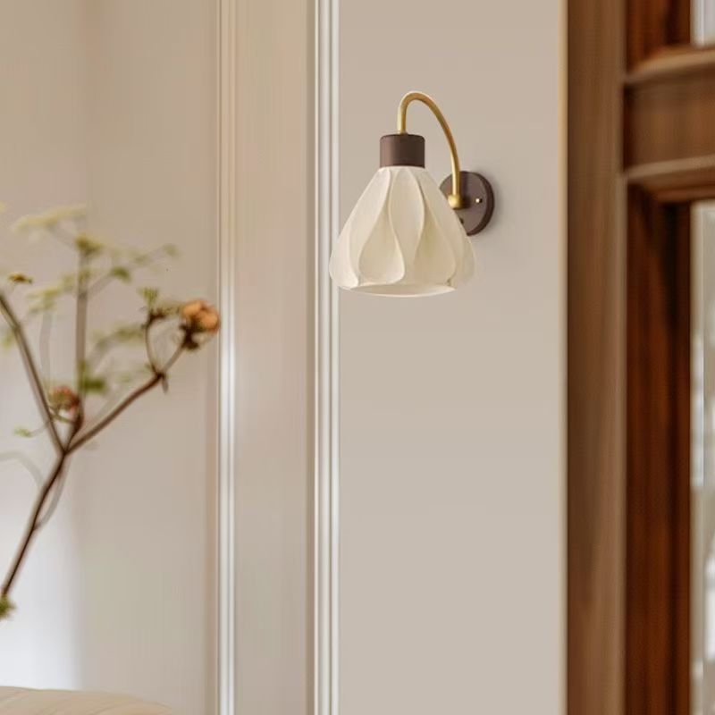 Zidna lampa za spavaću sobu, vintage stil s francuskom inspiracijom