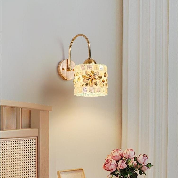 Stona lampa pored kreveta, u francuskom retro stilu, za spavaću sobu i dnevni boravak, nadahnuta japanskim wabi-sabi stilom i motivom školjke