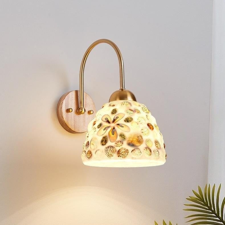 Stona lampa pored kreveta, u francuskom retro stilu, za spavaću sobu i dnevni boravak, nadahnuta japanskim wabi-sabi stilom i motivom školjke