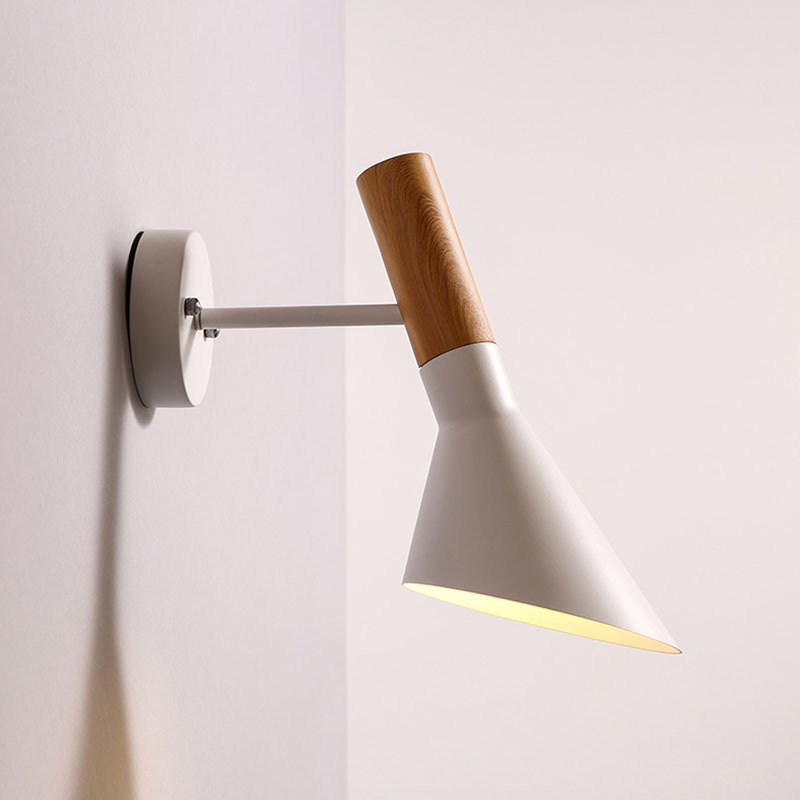 Skandinavska minimalistička zidna svjetiljka od kovanog željeza s drvenim uzorkom, LOFT retro stil