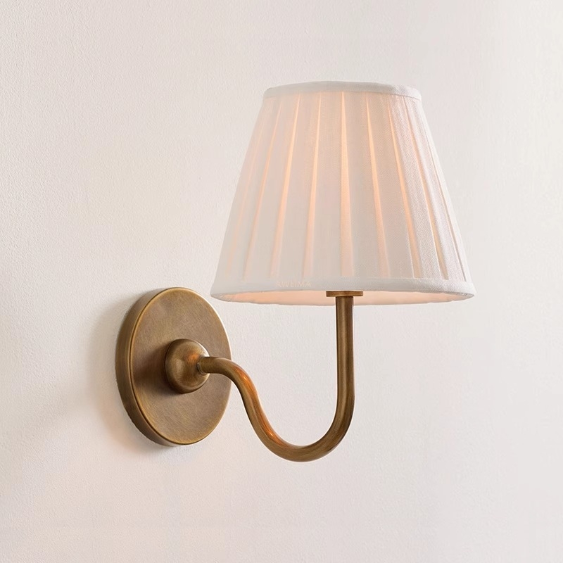 Francuski stil vintage bakrena zidna lampa s platnenim sjenilom za spavaću sobu i ogledalom za dnevni boravak ili hodnik – američki retro minimalistički dizajn