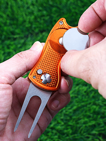 Sklopivi golf alat za popravak travnjaka s aluminijskom ručkom