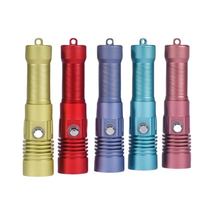 Potapljačka LED svjetiljka SST40 2000 lumena, baterija 21700, vodootporna do 150 m