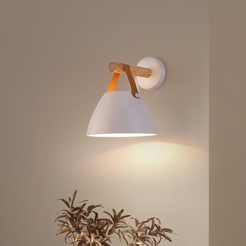 LED drvena zidna svjetiljka u skandinavskom minimalističkom stilu – idealna za hodnik, stubište, balkon i spavaću sobu
