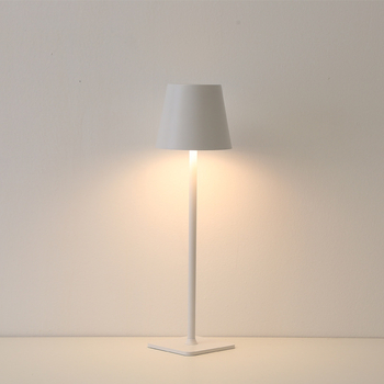 Metalna visoka stolna lampa za dekoraciju restorana i barova, minimalistički stil, ambijentalno osvjetljenje za spavaću sobu, dodirno punjenje