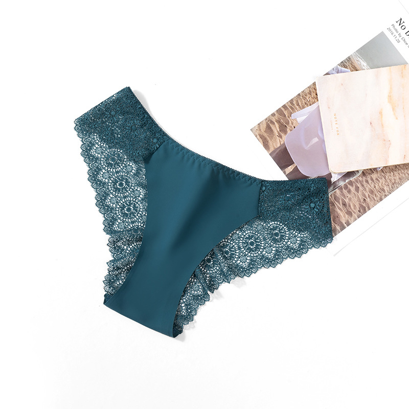 Ženske čipkaste gaćice s niskim strukom, romantične i seksi, mekane i prozračne, od Ice Silk