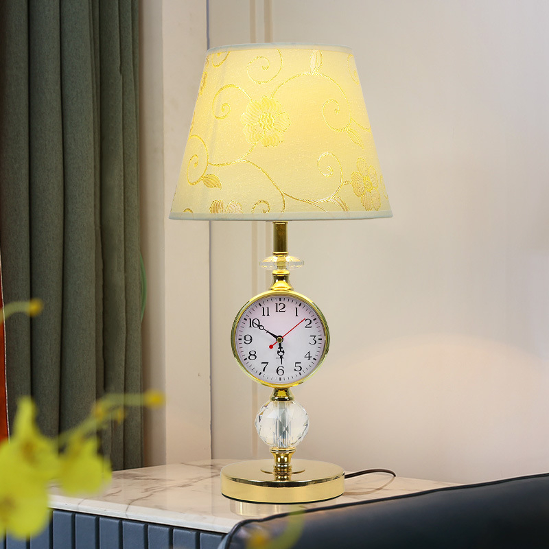 Kristalna stolna lampa za spavaću sobu i dnevni boravak, reguliranje svjetla, daljinsko upravljanje, moderan luksuzan dizajn, topla romantična atmosfera