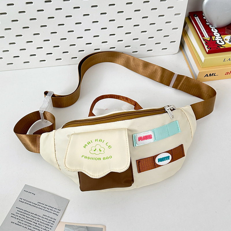 Koreai stílusú trendi női crossbody táska színblokkal, utcai divat, friss és édes.
