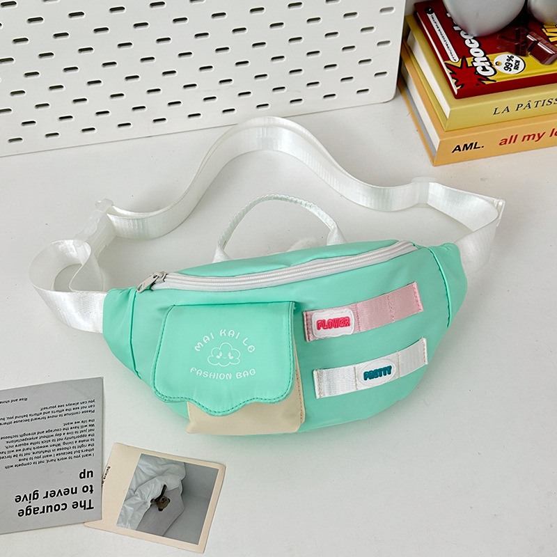 Koreai stílusú trendi női crossbody táska színblokkal, utcai divat, friss és édes.