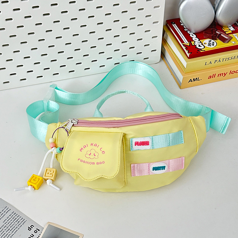 Koreai stílusú trendi női crossbody táska színblokkal, utcai divat, friss és édes.