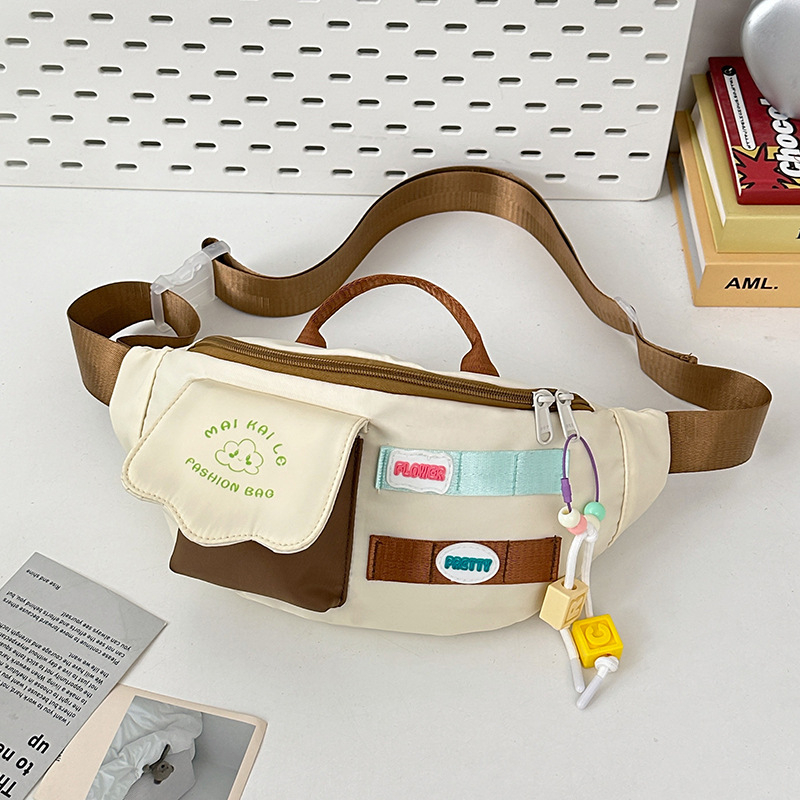 Koreai stílusú trendi női crossbody táska színblokkal, utcai divat, friss és édes.
