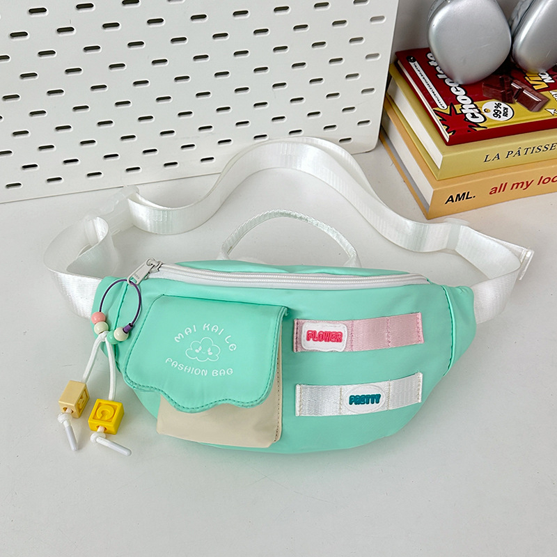 Koreai stílusú trendi női crossbody táska színblokkal, utcai divat, friss és édes.