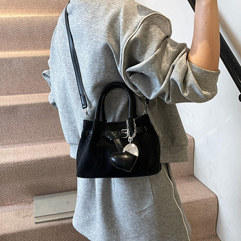 Ženska ručno tkana PU kožna bucket torba s crossbody remenom – proljeće 2025