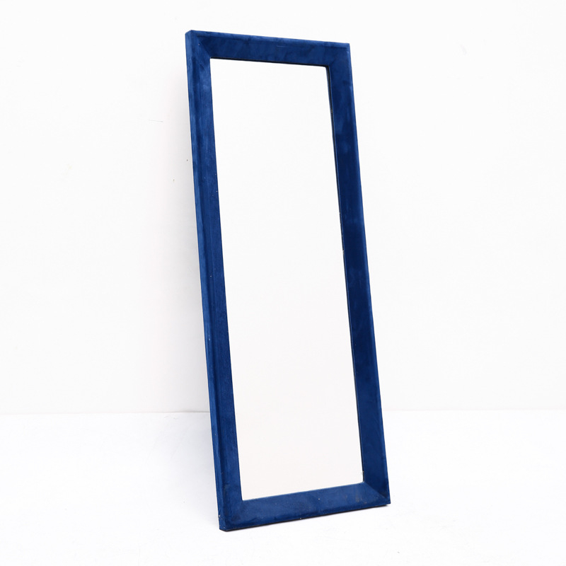 Lányok hálószobájába tervezett teljes hosszúságú álló tükör, téglalap alakú, minimalist, egyedi gyártású