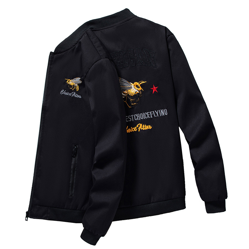 Férfi hímzett bomberdzseki tavasz-őszre, karcsú szabás, cipzár, álló gallér, hosszú ujjak, patch zsebek