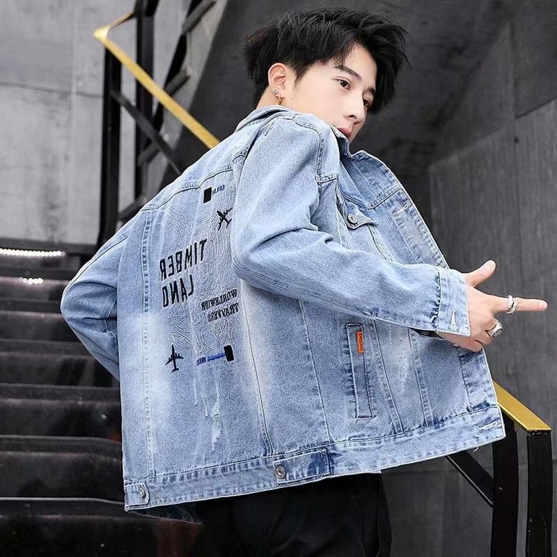 Férfi denim dzseki, trendi és stílusos, sokoldalú laza felső őszre, koreai stílusú karcsúsított szabású hímzett dzseki.