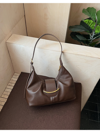 Modna ženska torba na rame s jedinstvenim dizajnom, novi stil 2026, elegantna i svestrana gradska crossbody torba
