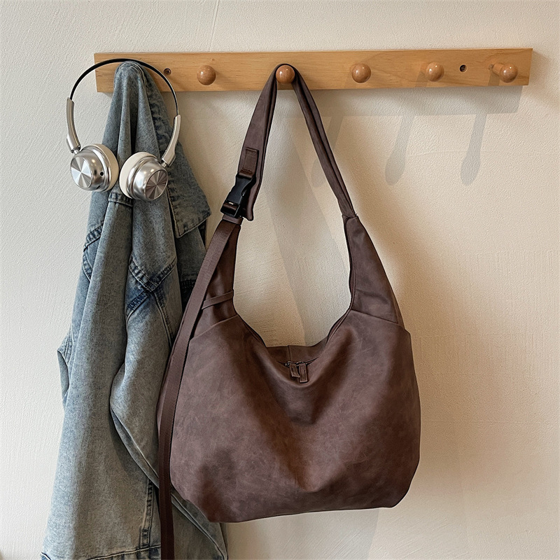 2025 PU torba za rame, jednobojna, casual i chic, velika kapaciteta, crossbody za žene