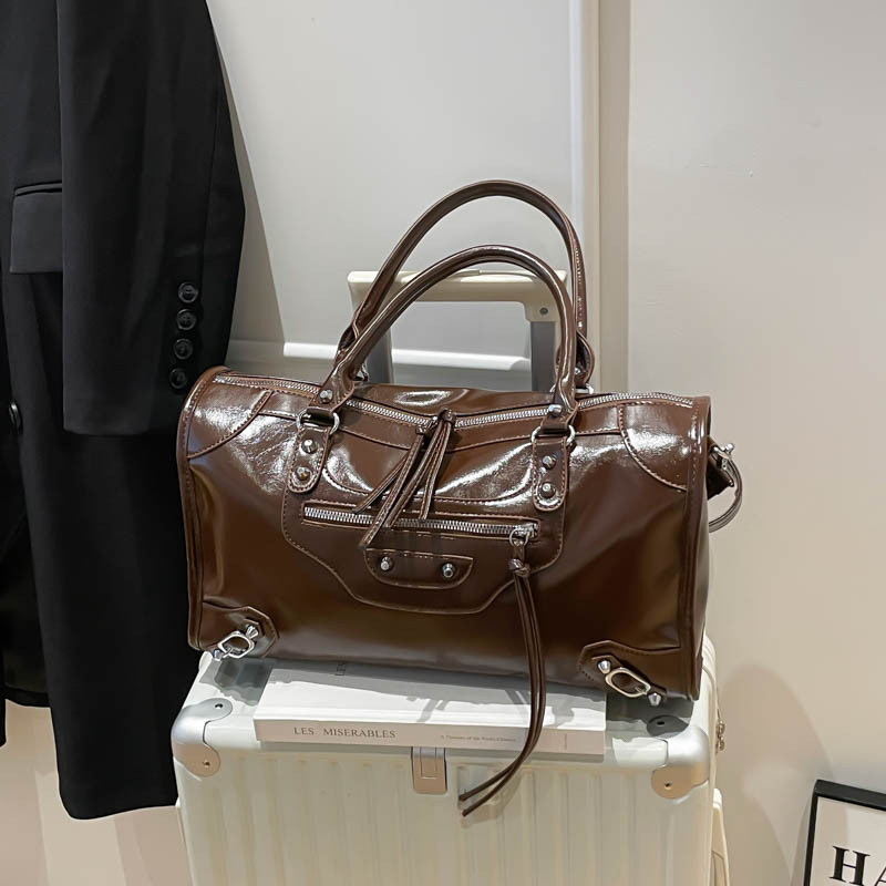 Francuski nadahnut rivet motociklistička torba, ženstvena torba s retro jastučastim oblikom, elegantan veliki kapacitet, za rame ili crossbody nošenje.