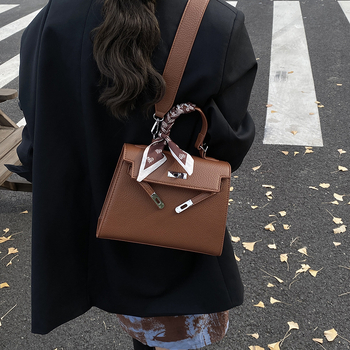 Teksturirana torbica za ramena s mogućnošću crossbody, jesen-zima 2025, visoka kvaliteta, gradski stil