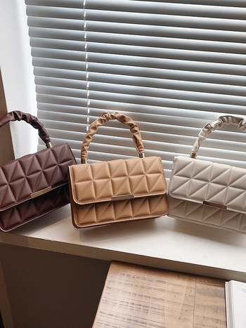 Ženska casual crossbody torbica, mala kvadratna forma, minimalistički dizajn