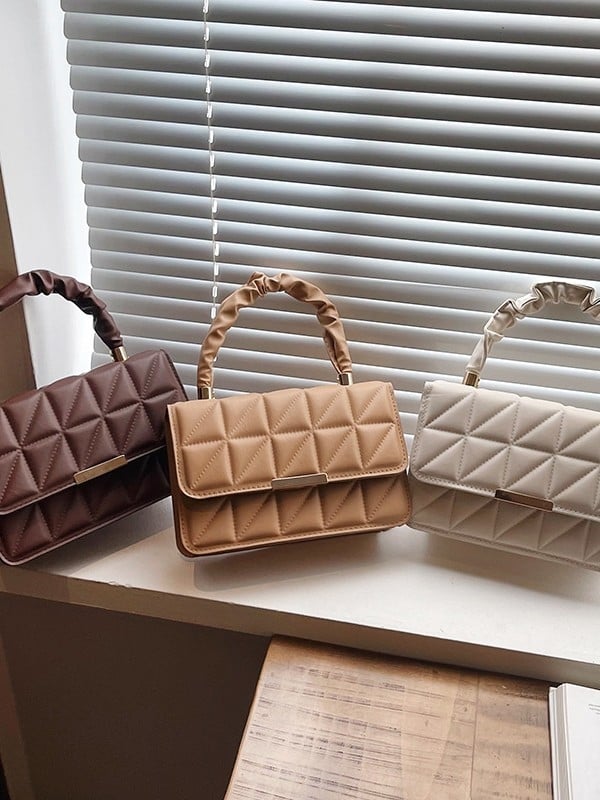 Ženska casual crossbody torbica, mala kvadratna forma, minimalistički dizajn