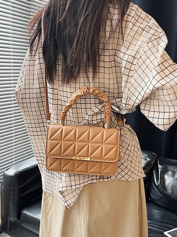 Ženska casual crossbody torbica, mala kvadratna forma, minimalistički dizajn