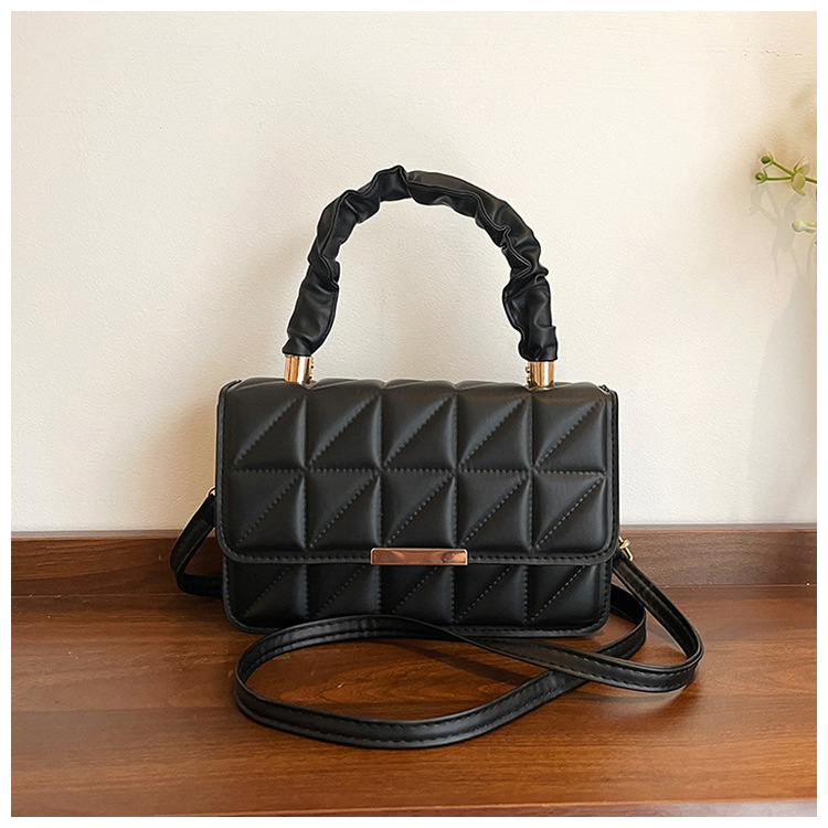 Ženska casual crossbody torbica, mala kvadratna forma, minimalistički dizajn