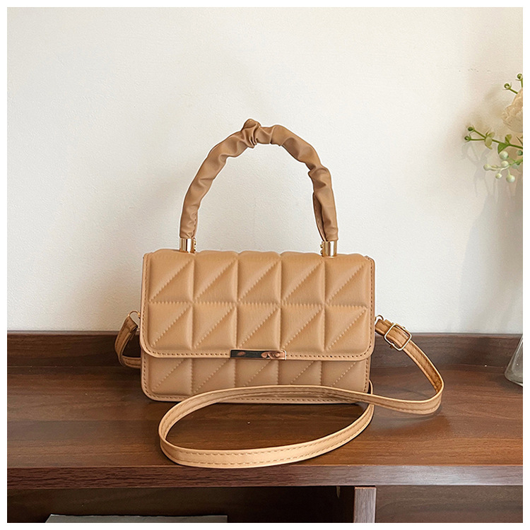 Ženska casual crossbody torbica, mala kvadratna forma, minimalistički dizajn