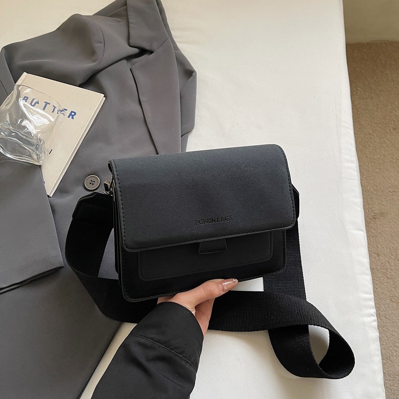 Ženska mala kvadratna crossbody torba s matnim retro dizajnom, širokom naramenicom, 2026 novi model
