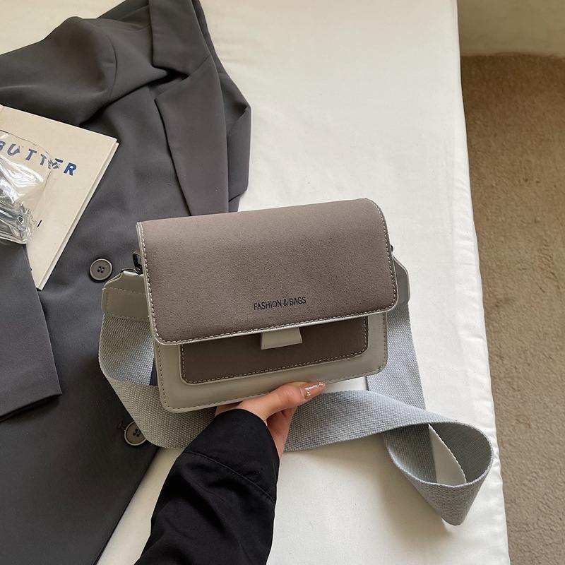 Ženska mala kvadratna crossbody torba s matnim retro dizajnom, širokom naramenicom, 2026 novi model