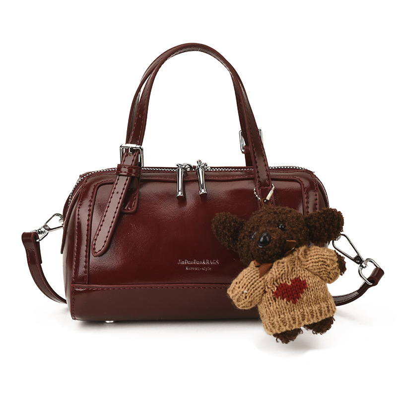Boston torba 2026, jesen-zima, teksturirana, retro stil, mala, za rameno ili crossbody