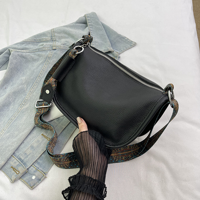 Ženska torbica od prve slojne teleće kože, dumpling stil, crossbody torba s velikim kapacitetom, prava koža, svakodnevna upotreba, zimska kolekcija 2024