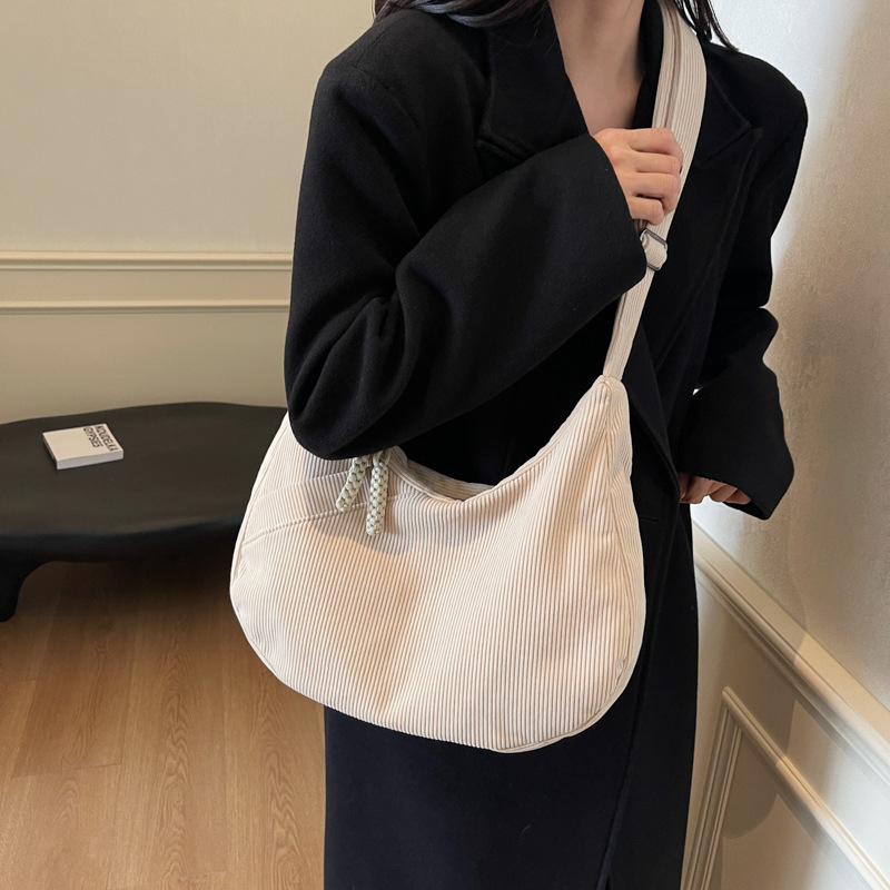 Corduroy dumpling torba, japanskog stila casual preko ramena, velika kapaciteta, model 2026