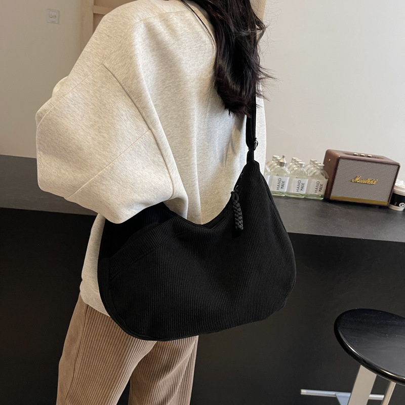 Corduroy dumpling torba, japanskog stila casual preko ramena, velika kapaciteta, model 2026