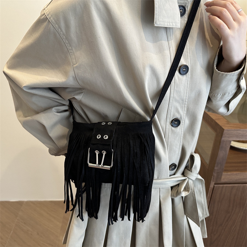 Ženska torbica preko ramena, casual street style, 2025 jesen-zima, retro minimalistička mala kvadratna torbica