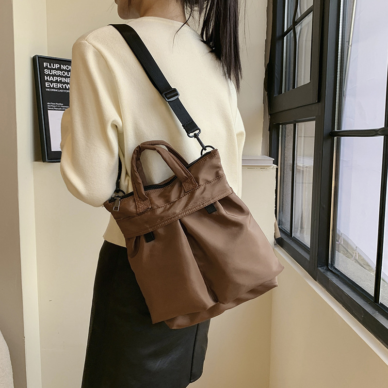 Najlon messenger torba u japanskom Harajuku stilu, casual jednobojna, unisex naramenica, kompatibilna s 12-inčnim prijenosnikom, gradski minimalistički stil