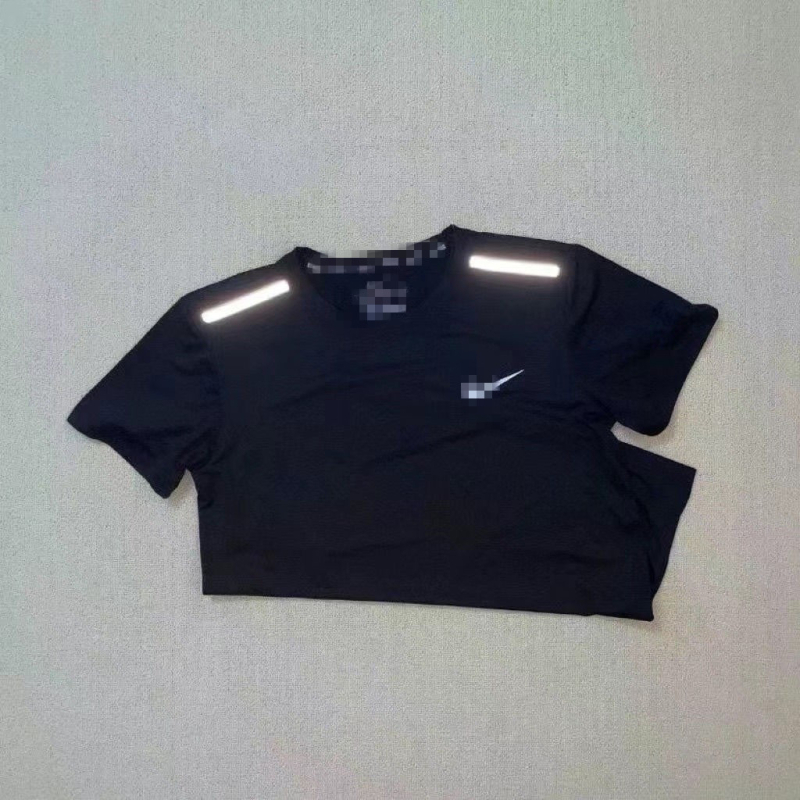 Unisex ljetni trening set s brzo sušećim materijalom: gornji dio s kratkim rukavima i šorcevi 3/4 dužine za trčanje i atletiku