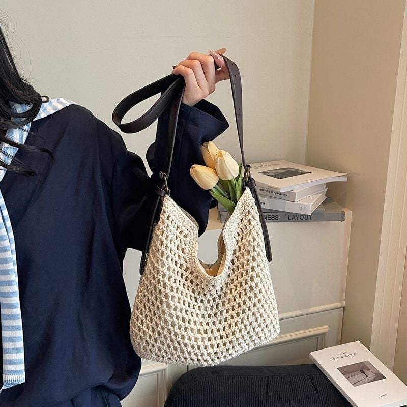Nova ručno pletena crossbody torba s prozračnim uzorkom, plažna torba od slame, svestrana za svakodnevnu upotrebu, mala tote torba