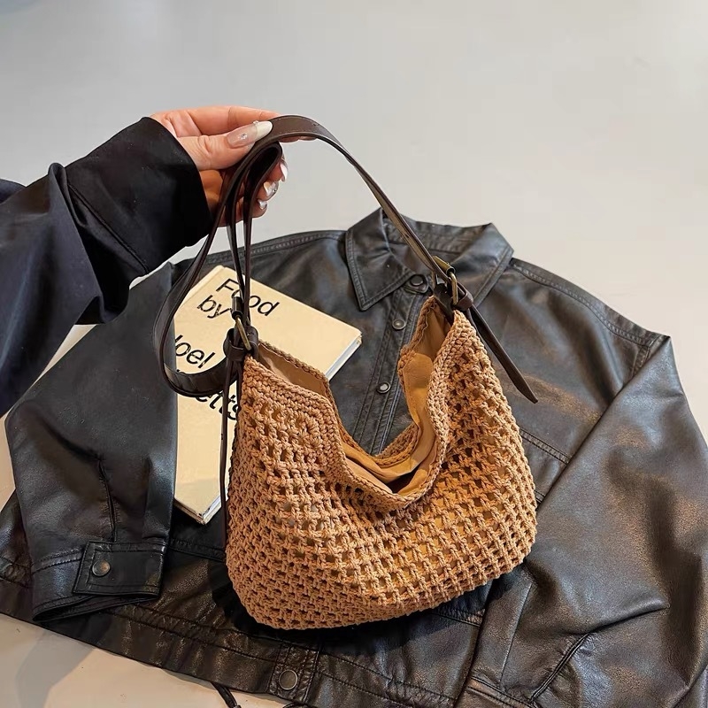 Nova ručno pletena crossbody torba s prozračnim uzorkom, plažna torba od slame, svestrana za svakodnevnu upotrebu, mala tote torba