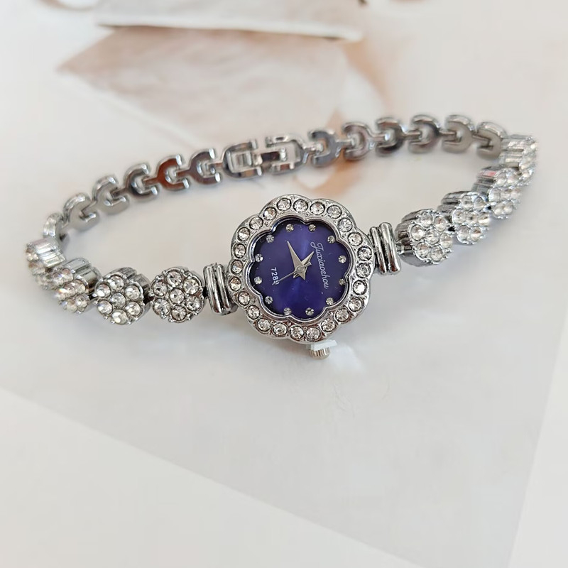 Ženski kvarcni sat s narukvicom, cvjetni dizajn s cirkonijima, elegantan stil, 24 mm brojčanik, kućište od legure, dekorativno svjetsko vrijeme