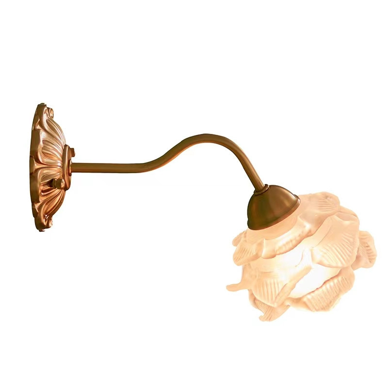 Staklena zidna svjetiljka u vintage franuskog retro stila, pogodna za restorane i gostinjce, elegantan motiv bijele ruže, bakreni završetak, zidna svjetiljka za spavaću sobu