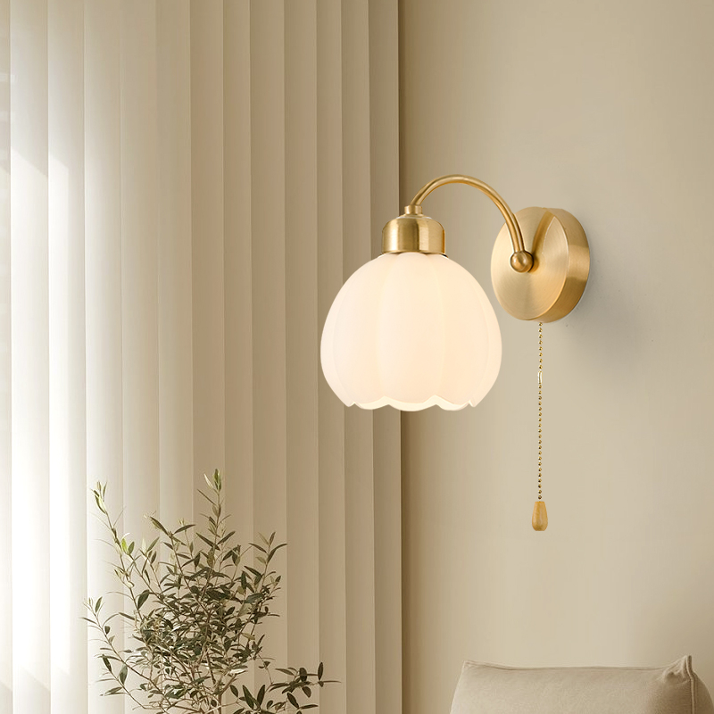 Minimalistička stenska lampa od cijelog bakra za spavaću sobu sa vučnim prekidačem, staklenim abažurom, Nordic Cream stilom, 10×15 cm, 220V, E27