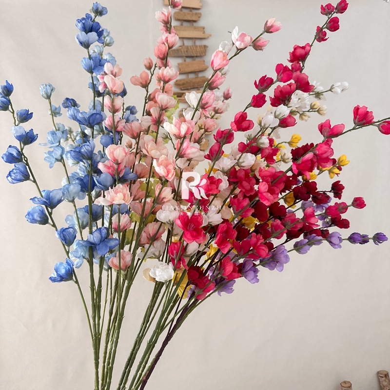 Flori artificiale de nuntă – crengi înalte cu delphinium violet pentru decorul sălii de nuntă, culoarului și fundaluri pentru fotografii