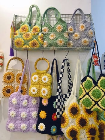 Ručna izrada ženska heklana tote torba s motivom Granny Square i margaretkama i suncokretima
